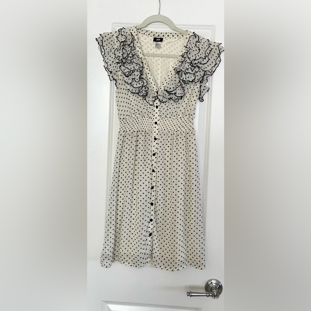 Like New H&M ruffled Midi Dress. Size 8.